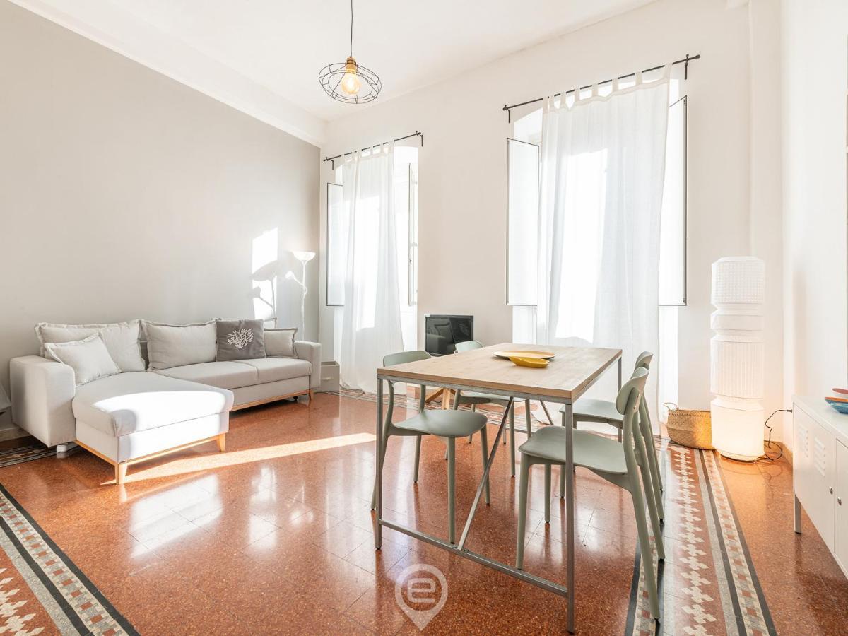 Mirabel Apartment - Wonderful Flat In City Center Кальярі Екстер'єр фото